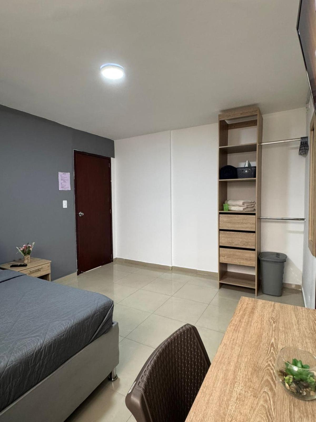 Pensión Hostelfc San Luis *